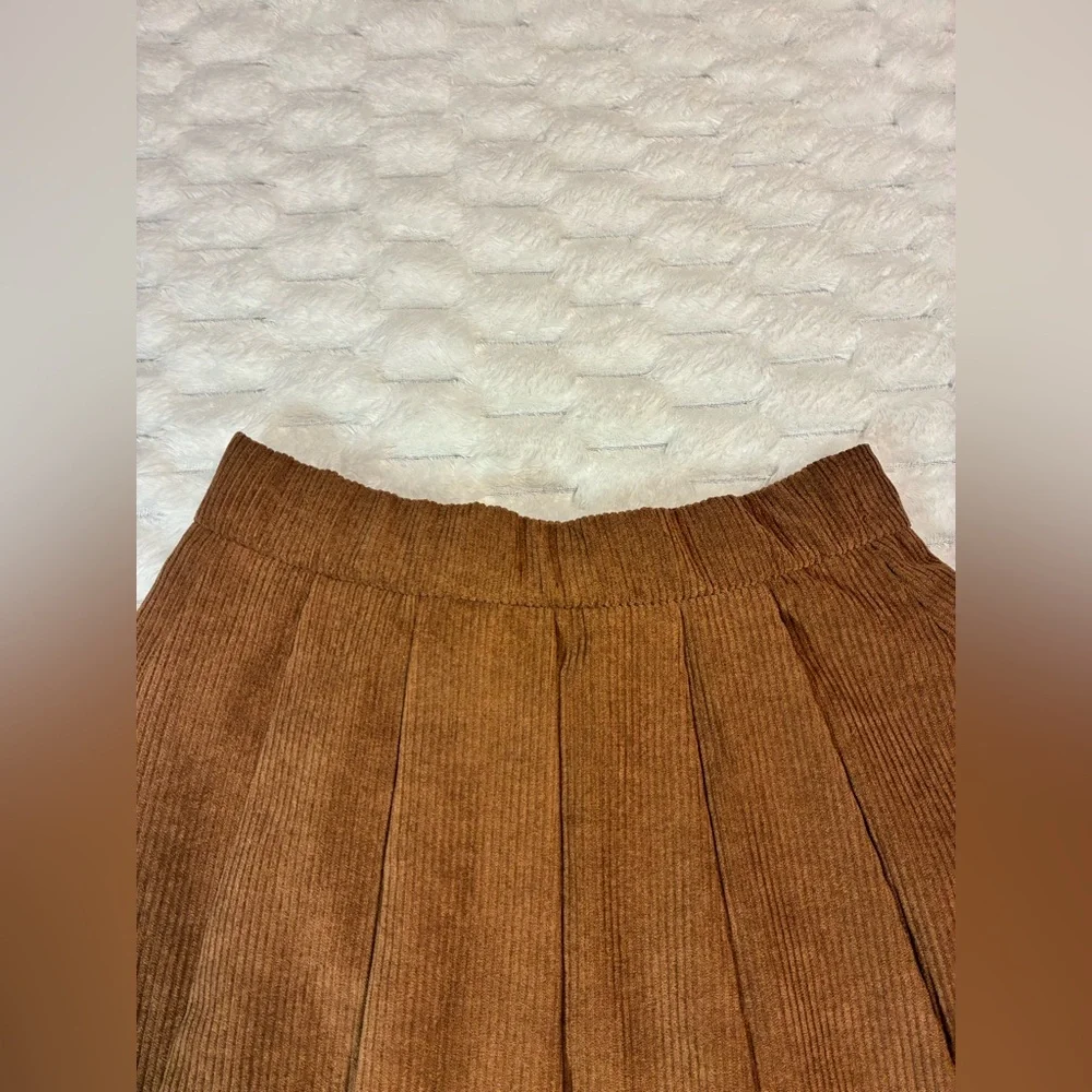 SHEIN Cute vintage coffee pleated corduroy skirt - Size XS